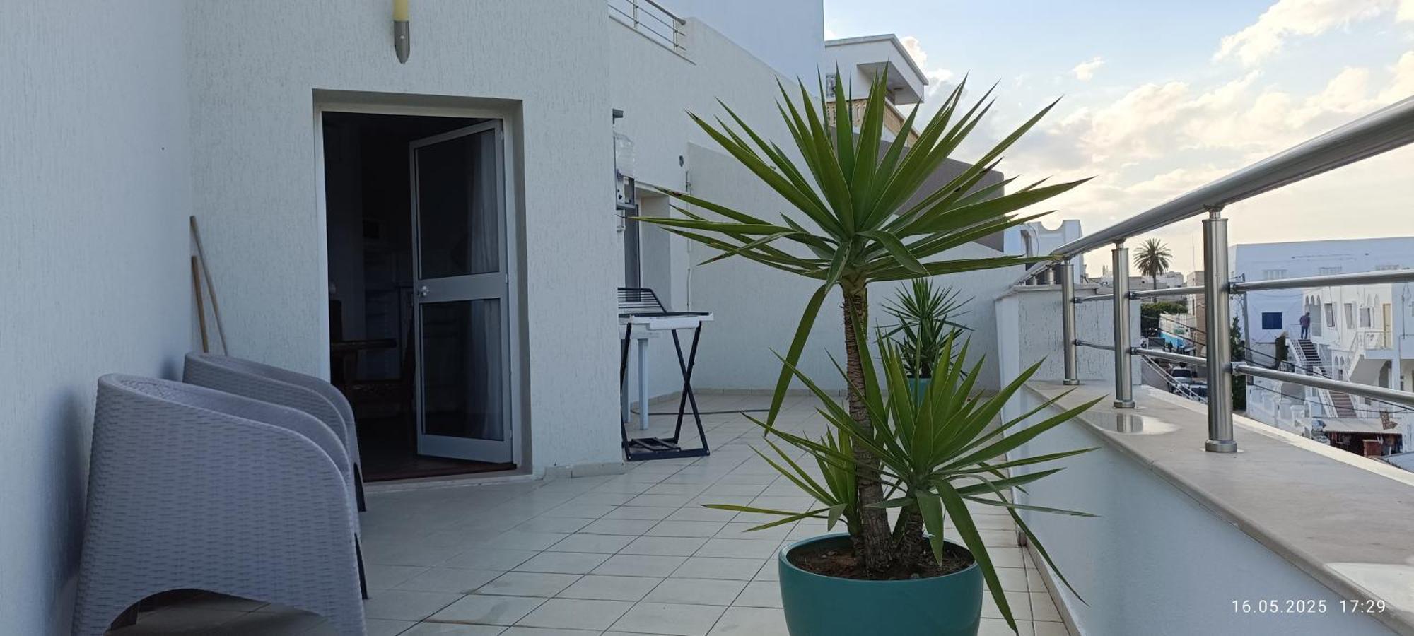 Residence Debbabi Sans Coupure D'Eau Monasztir Kültér fotó